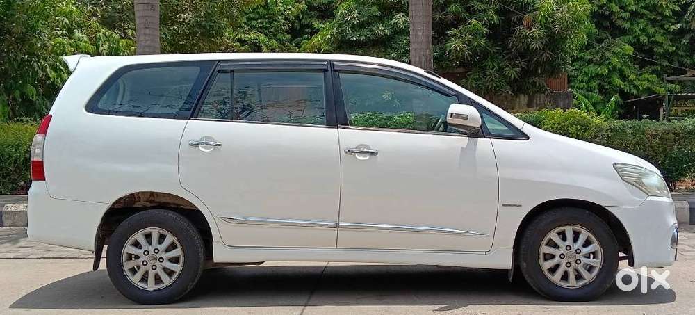 Toyota Innova 2.5 V 8 Str, 2014, Diesel