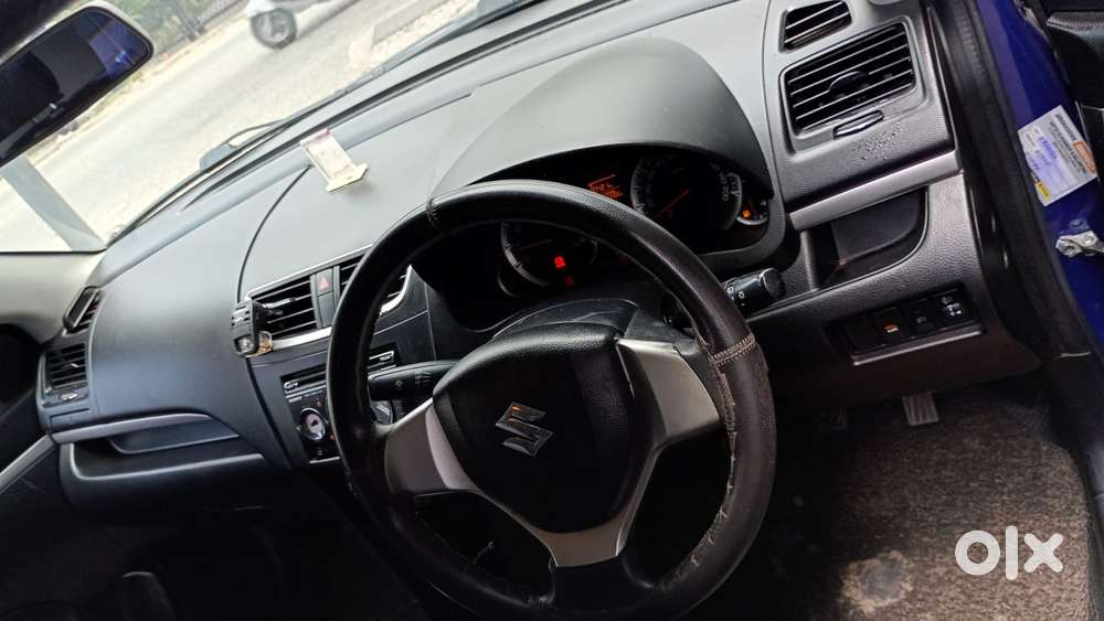Maruti Suzuki Swift Vxi, 2012, Petrol