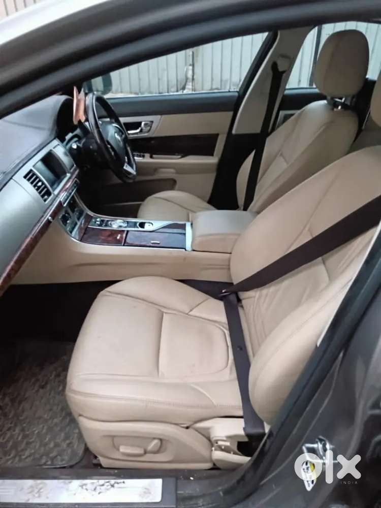 Jaguar Xf 2012 Diesel 120000 Km Driven