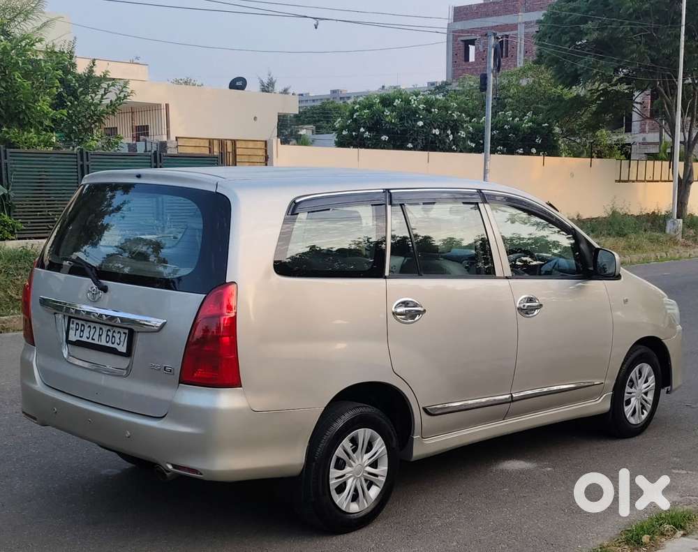 Toyota Innova 2.5 Gx 7 Seater Bs Iv, 2014, Diesel