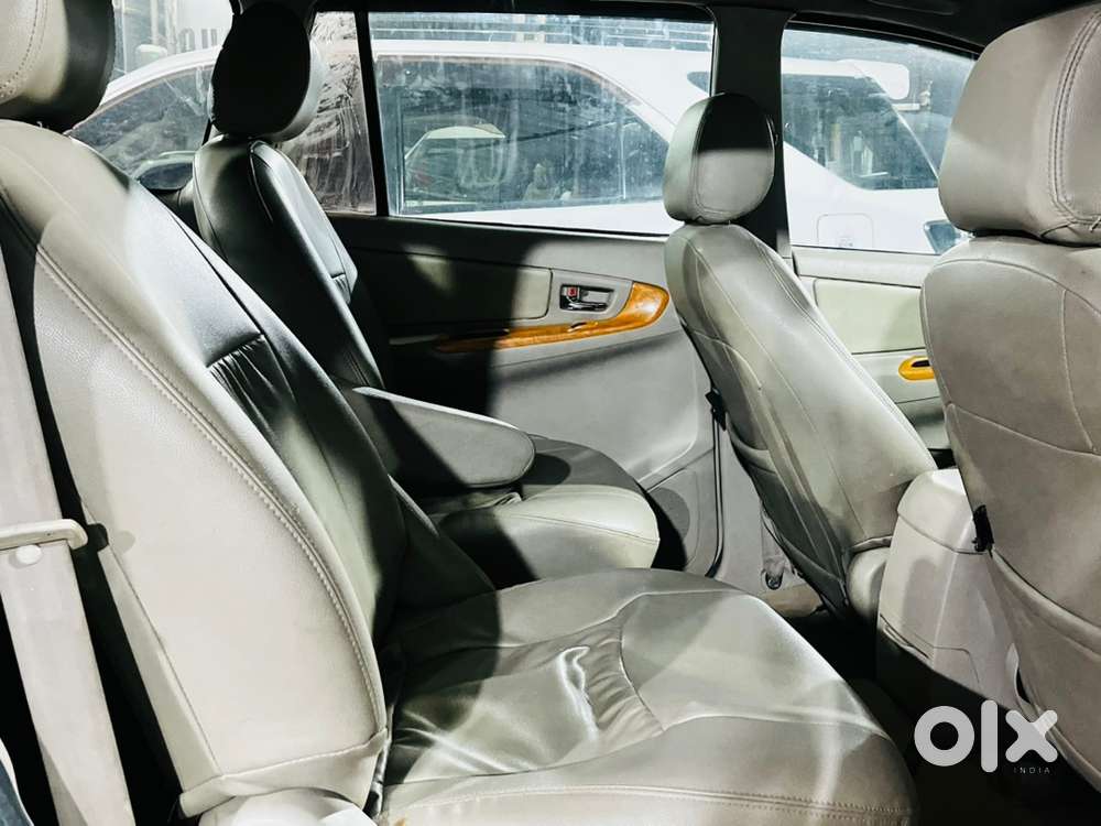 Toyota Innova 2011 Diesel Well Maintained
