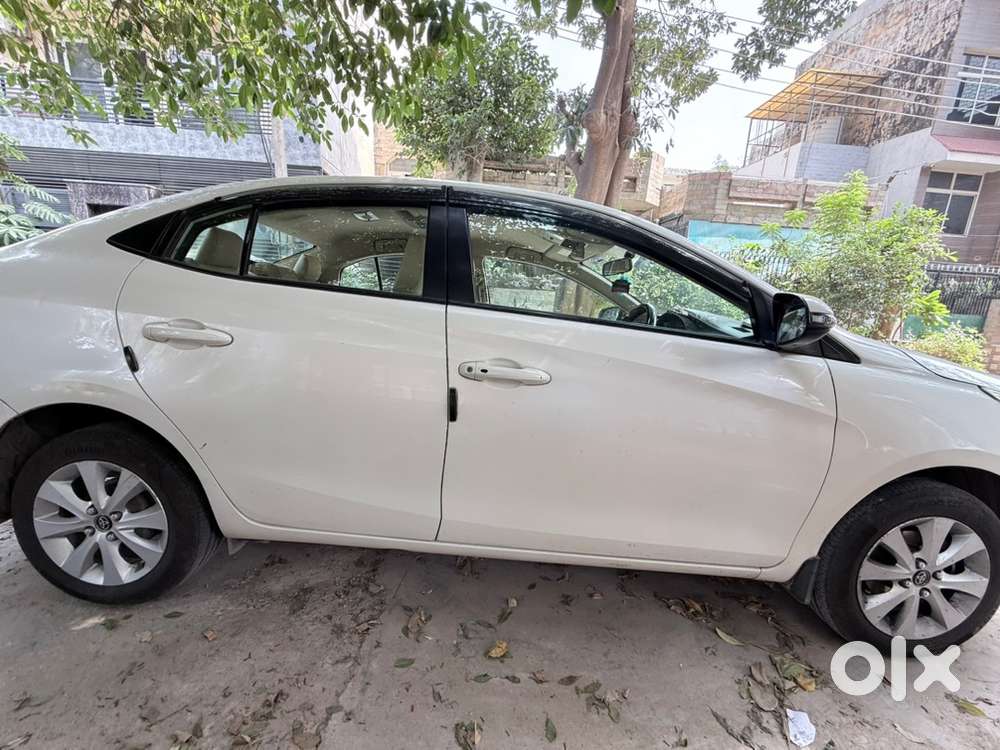 Toyota Yaris 2018 Car