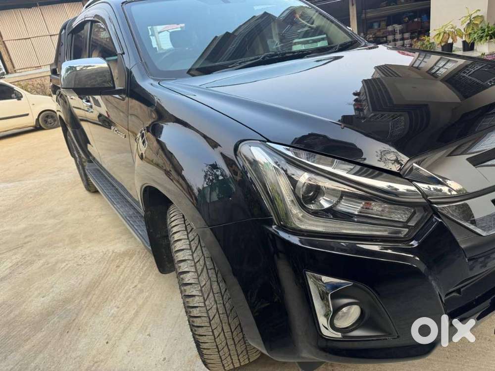 Isuzu V-cross 2023 Diesel Well Maintained