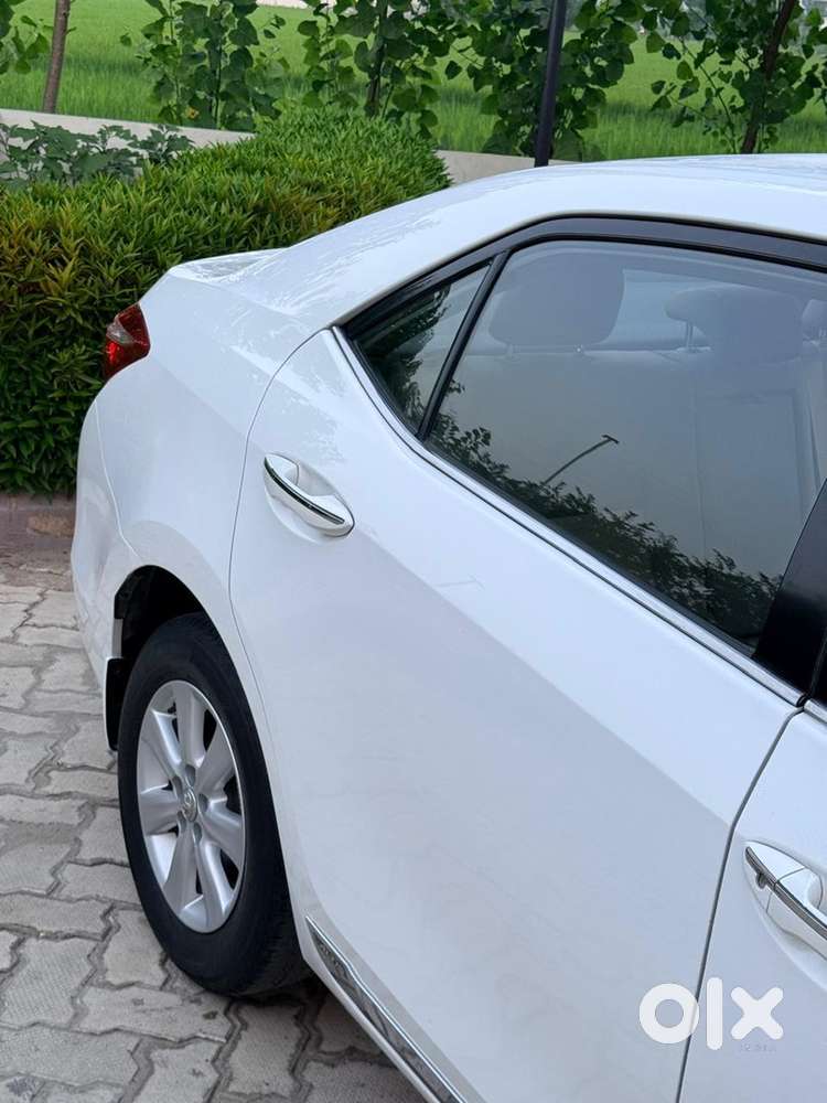 Just 22000 Km Driven 2014 Toyota Corolla Altis 2