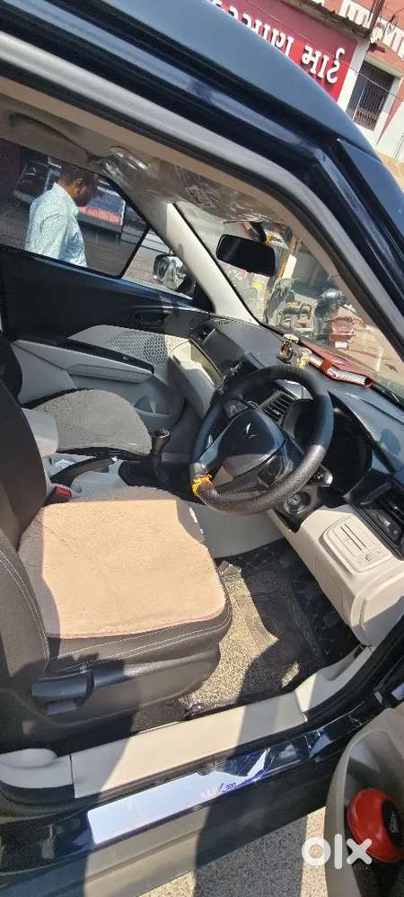2023 Mahindra Xuv300 W4 Petrol | 1st Owner | Zero Accident | Company S