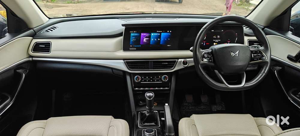 Mahindra Xuv700 2.2 Ax 7 Diesel At Str, 2025, Diesel
