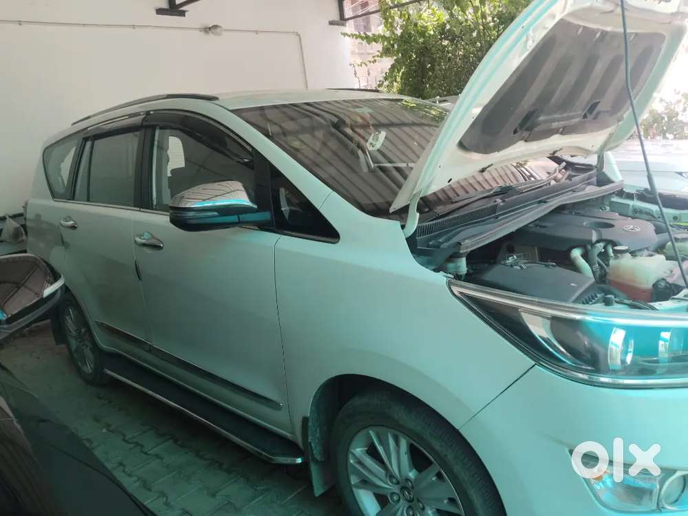 Toyota Innova Crysta 2.4 Z