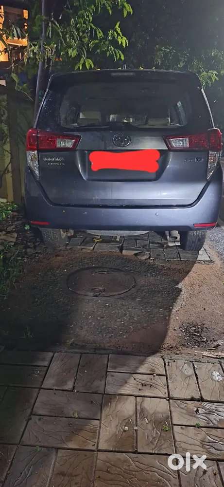 Toyota Innova Crysta 2.4 V 2016