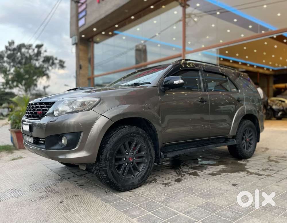 Toyota Fortuner 3.0 4x4 Manual, 2015, Diesel