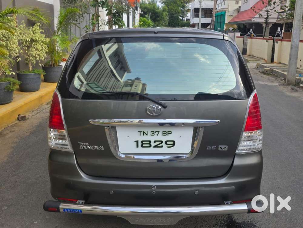Toyota Innova 2.5 V Diesel 7-seater, 2011, Diesel