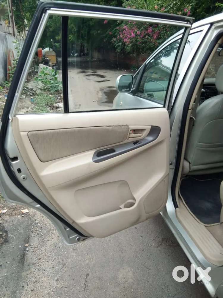 Toyota Innova G 8 Seater Model 12-2005 Diesel Good Condition For Sale