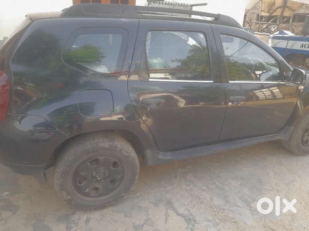 Duster 2014 Z Black In Good Condition