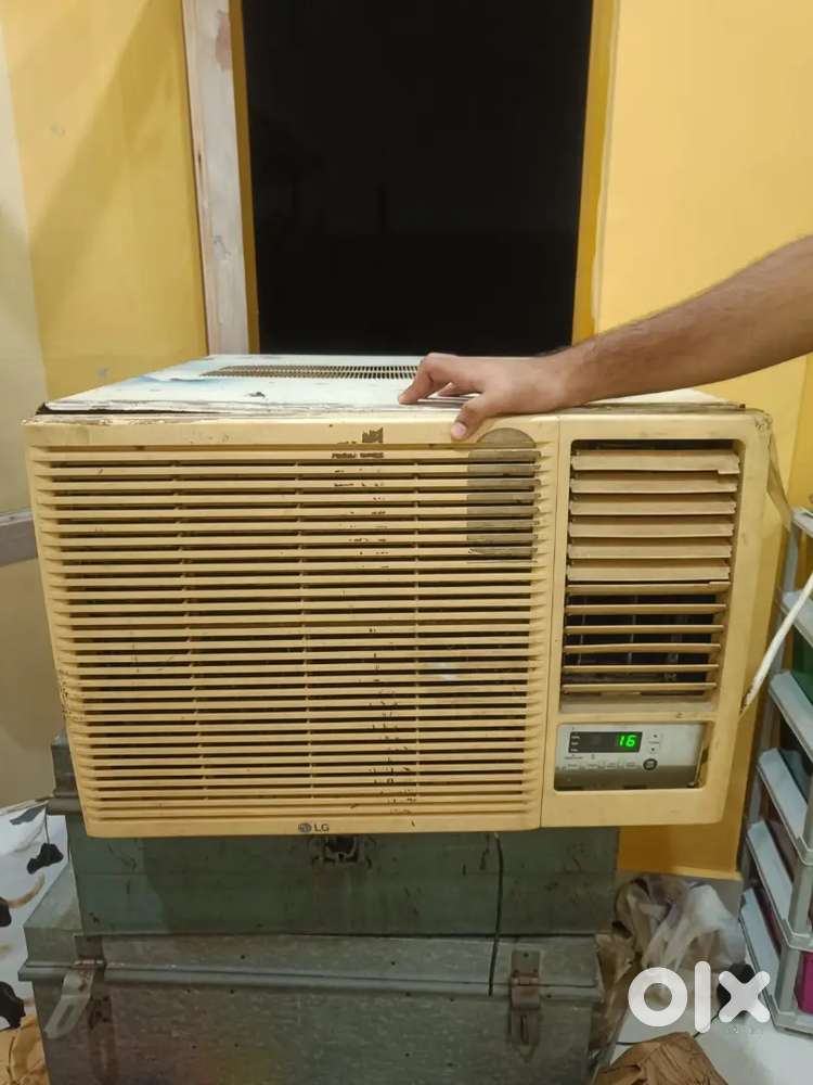 Window AC 3 years old