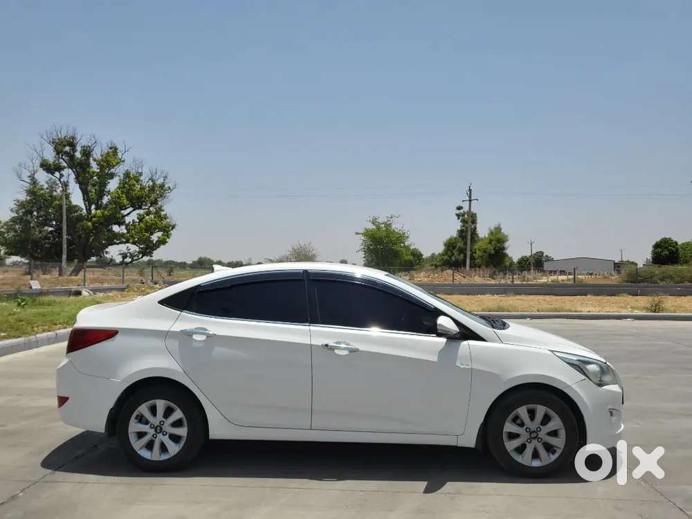 Hyundai Varna Sx