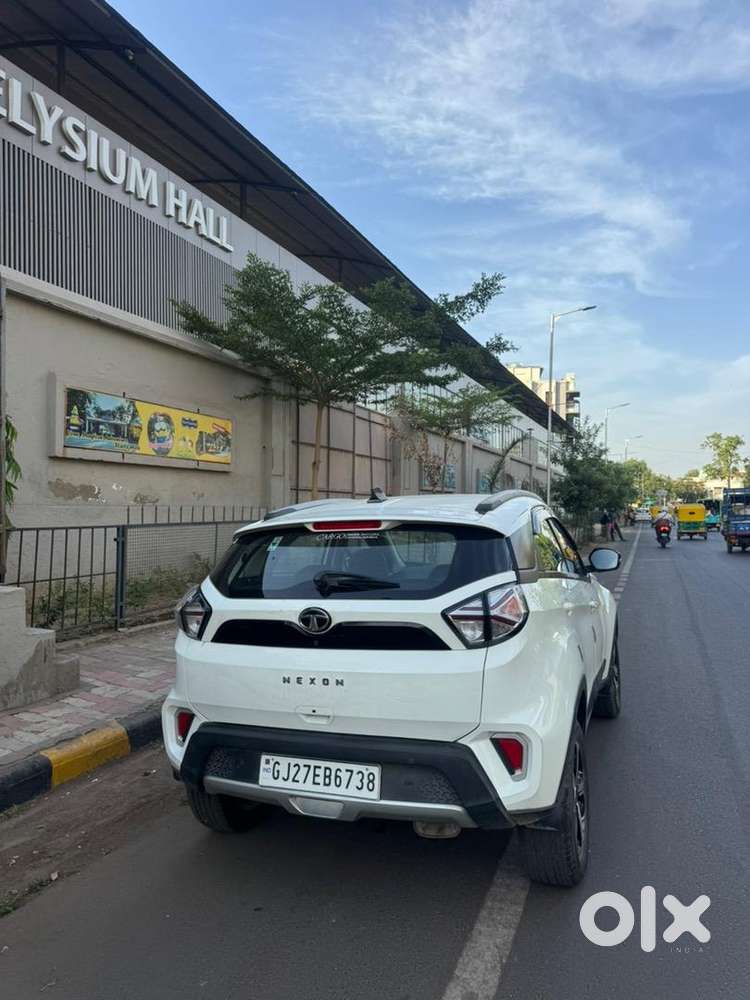 Tata Nexon 2022 Petrol, Less Driven, With Sunroof & Apple Carplay & Ap