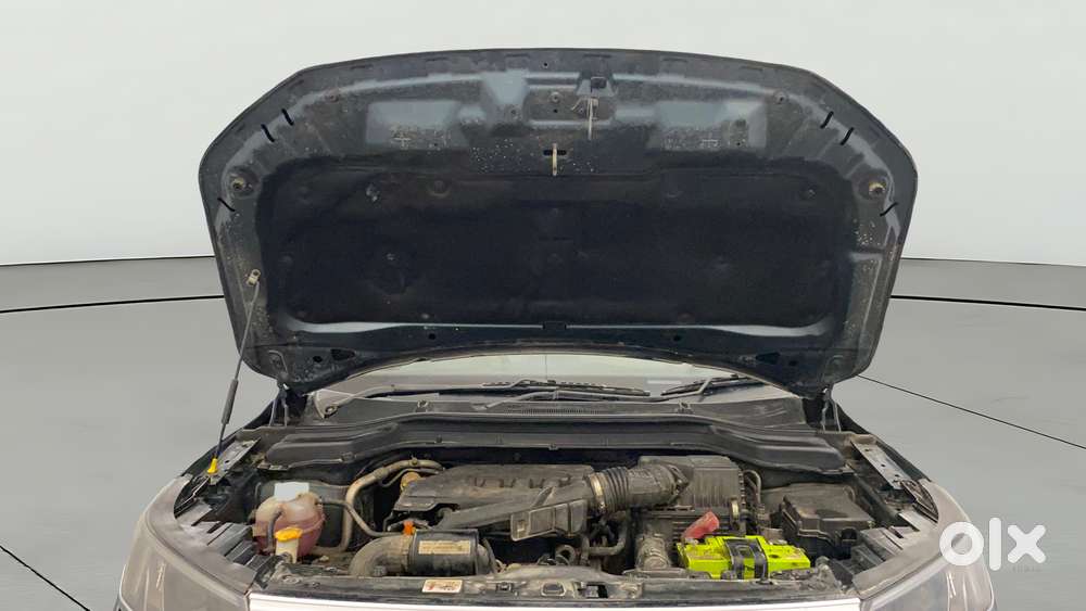 Mahindra Xuv300 W8 Option, 2019, Petrol