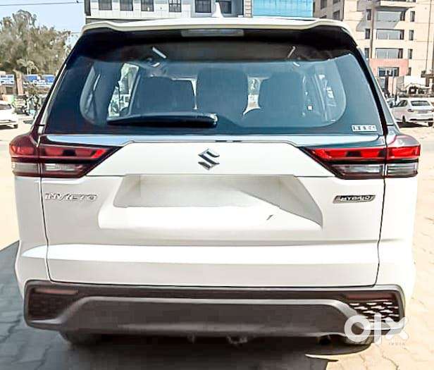 Maruti Suzuki Invicto Zeta Plus 8str, 2022, Petrol