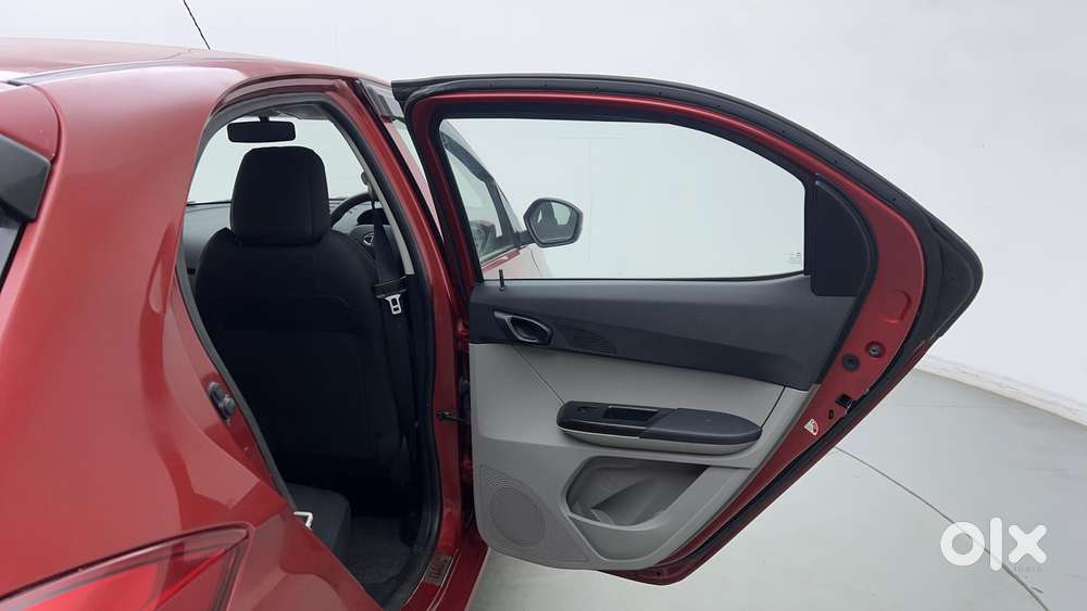Tata Tiago Xza, 2019, Petrol
