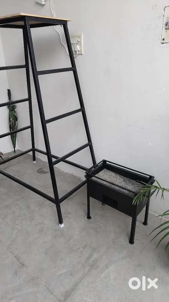 घोड़ी (Trestle /सीख (Skewer)

Rost karne ke liye