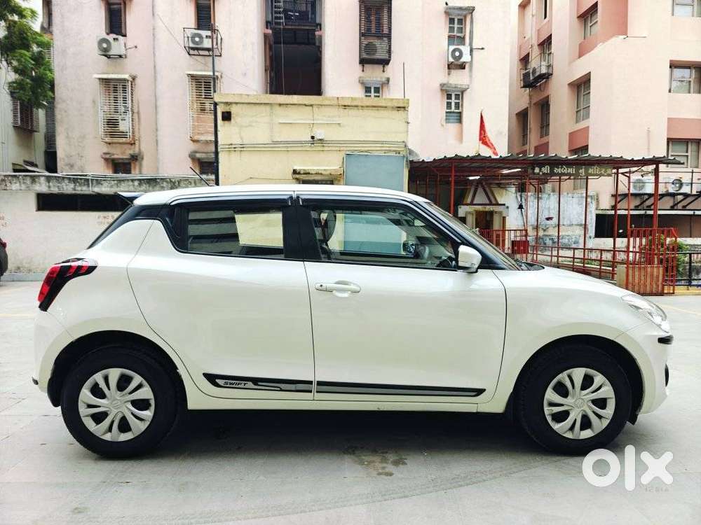 Maruti Suzuki Swift Vxi + Manual, 2022, Petrol