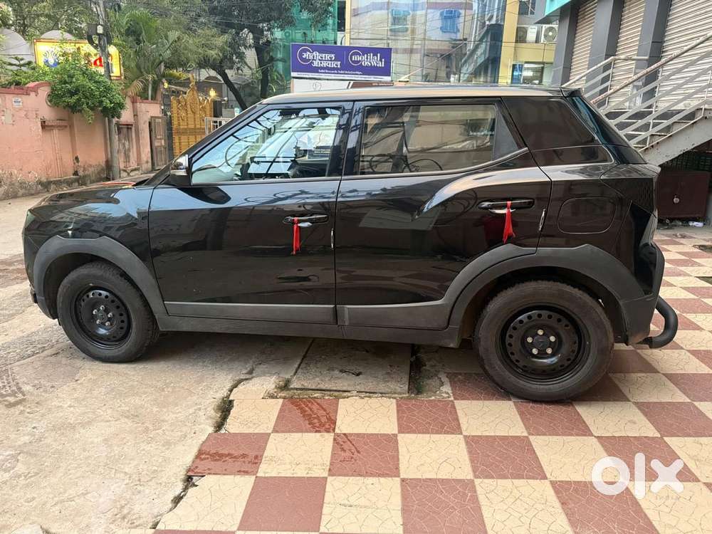 Mahindra Xuv 3xo Mx1 Pm Mt, 2025, Petrol