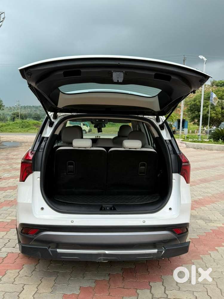 Mahindra Xuv700 2022 Diesel Well Maintained