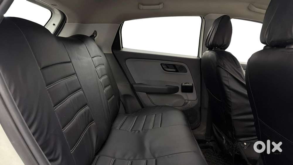 Tata Altroz 1.2 Xe, 2021, Petrol