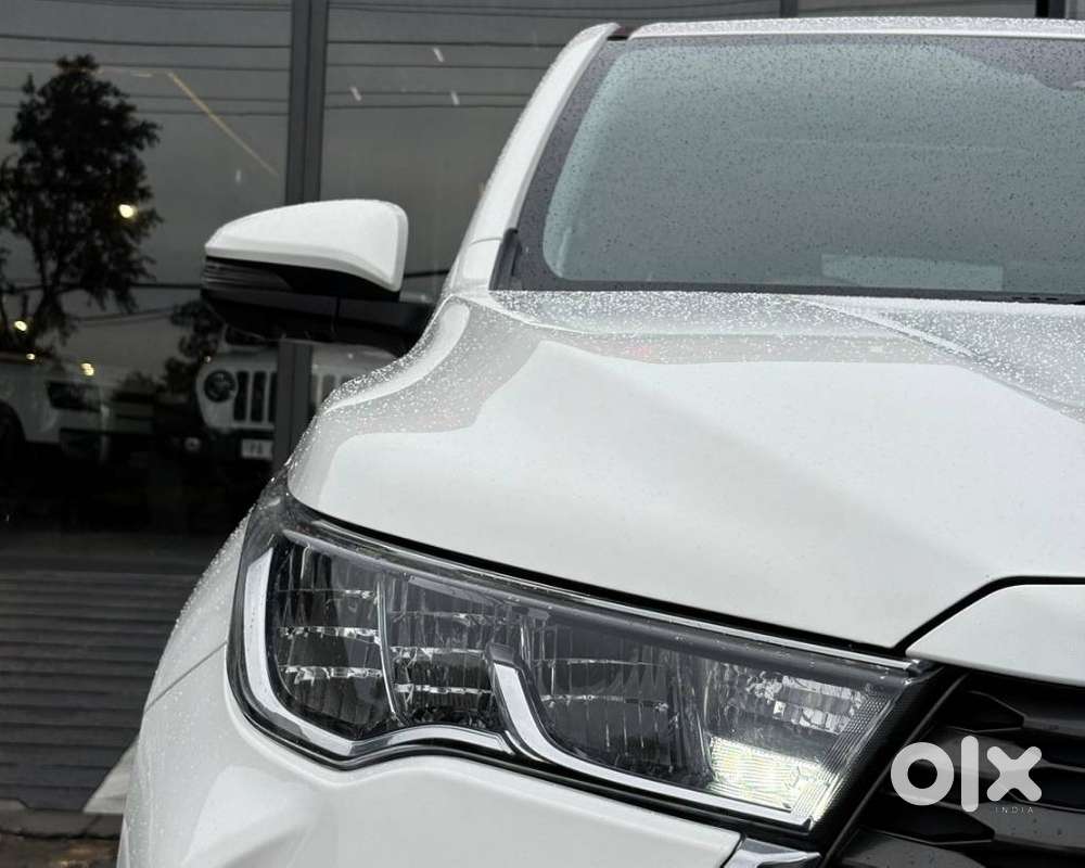 Toyota Innova Hycross 2.0 Zx (o) Hybrid 7 Str, 2023, Petrol