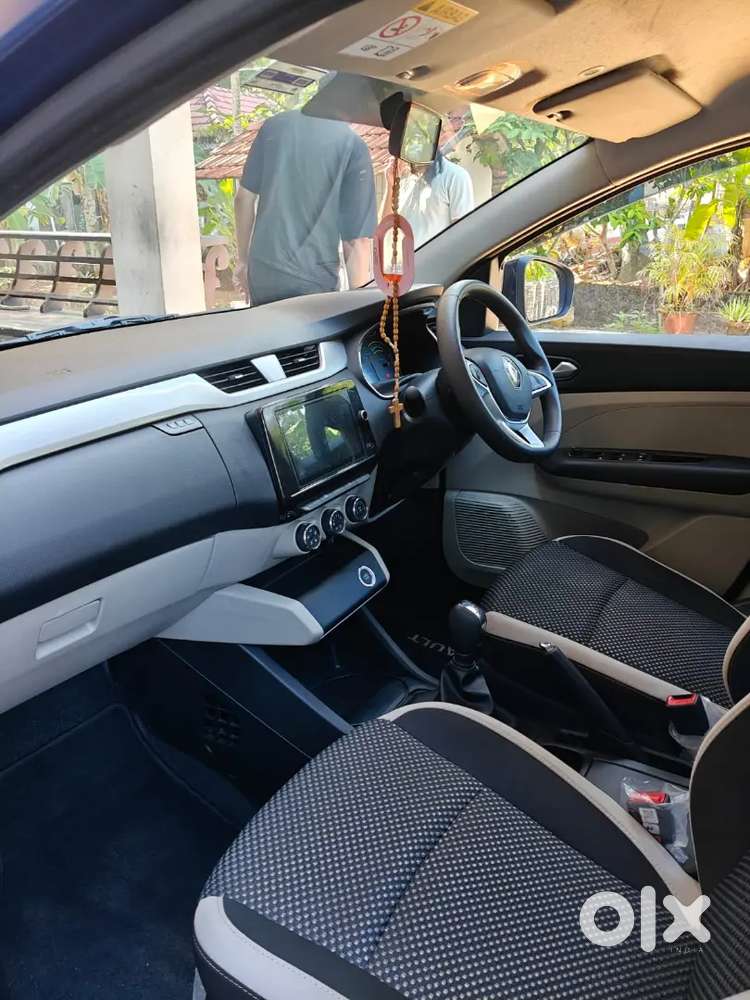 Renault Triber Rxz 2022 Petrol