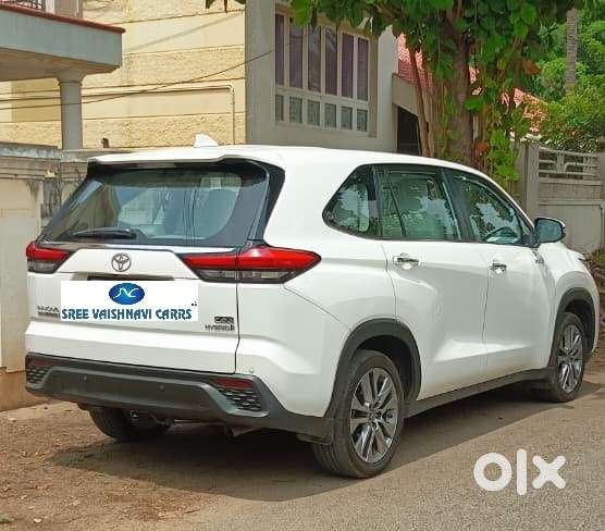 Toyota Innova Hycross 2.0 Zx Hybrid 7 Str, 2023, Petrol