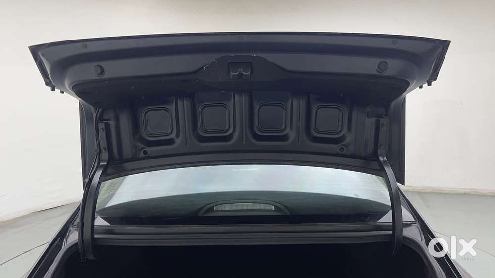 Hyundai Verna 1.5 Sx Petrol Mt, 2023, Petrol