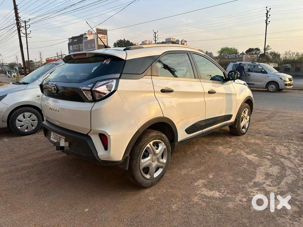 Tata Nexon 1.5 Revotorq Xm (s), 2020, Diesel