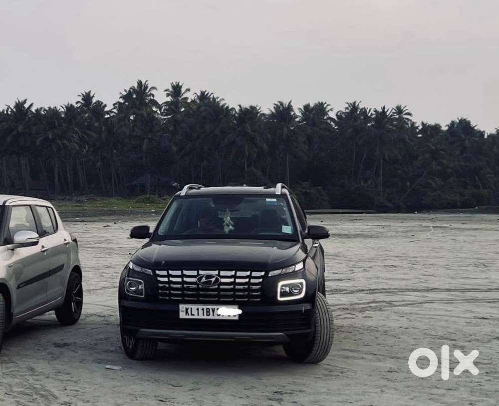 Hyundai Venue 2023 Petrol Well Maintained