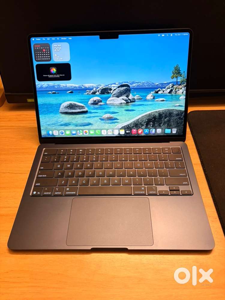 Macbook Air M4-16/256 UNDER WARRANTY