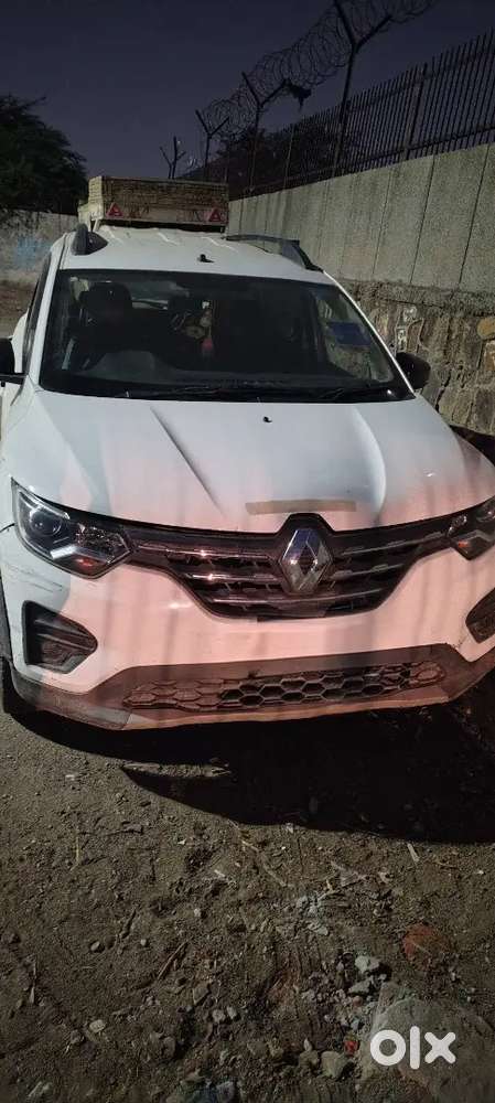 Renault Triber 1.0 Rxl Petrol +cng2025  45 किस्त रह Gai Hai 15200 Ki