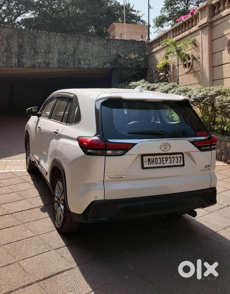 Toyota Innova Hycross 2.0 Zx (o) Hybrid 7 Str, 2024, Petrol
