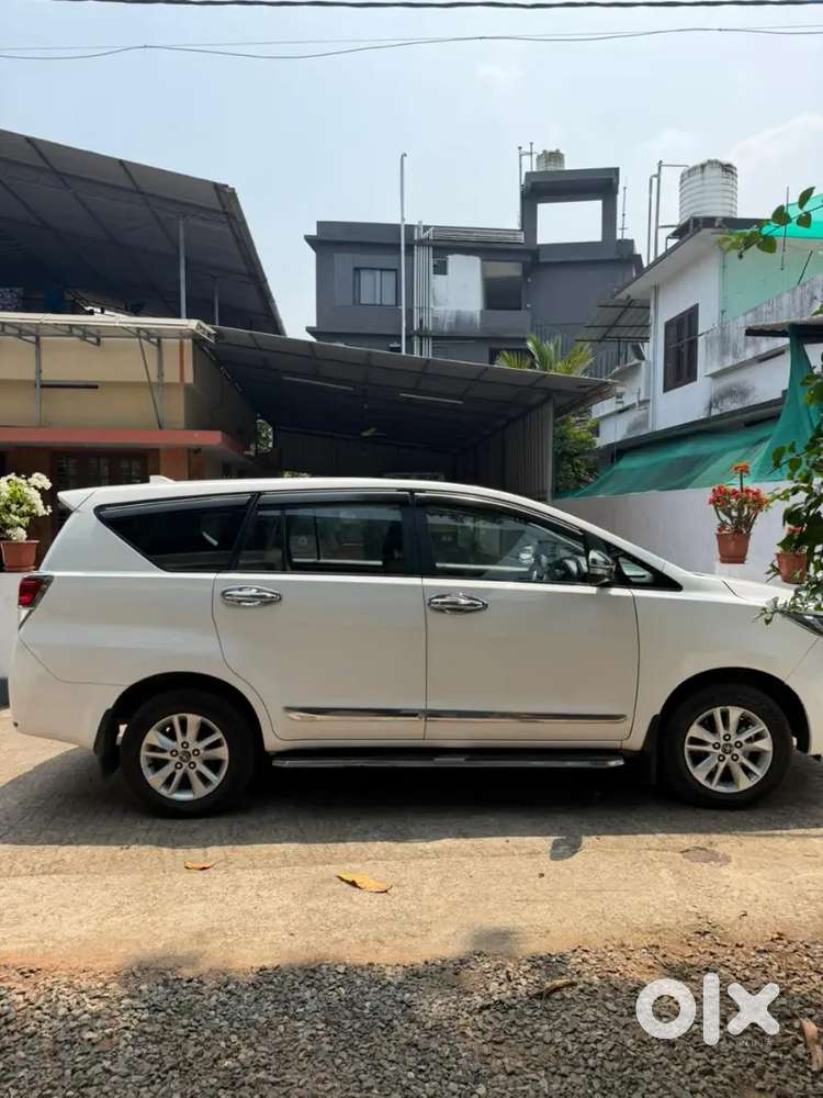 Toyota Innova Crysta 2016