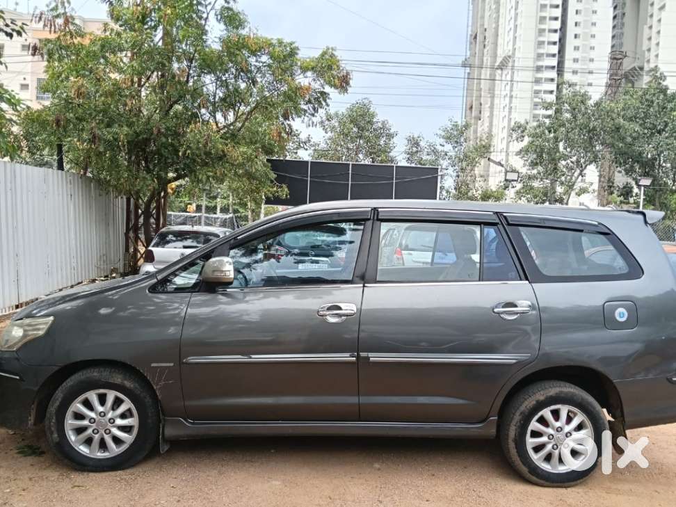 Toyota Innova 2.5 V 7 Str, 2012, Diesel