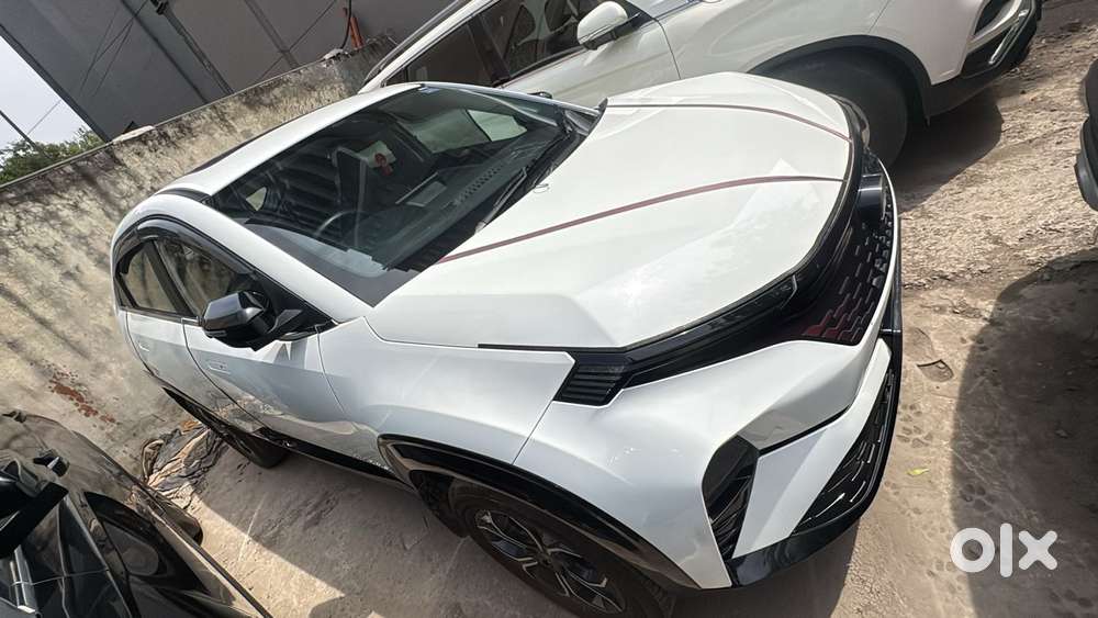 Tata Curvv Creative 1.2 Revotron Petrol 6mt, 2025, Petrol