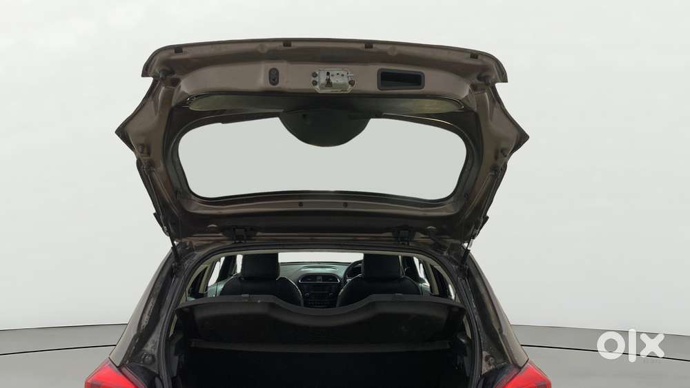 Tata Tiago 1.2 Revotron Xz, 2016, Petrol