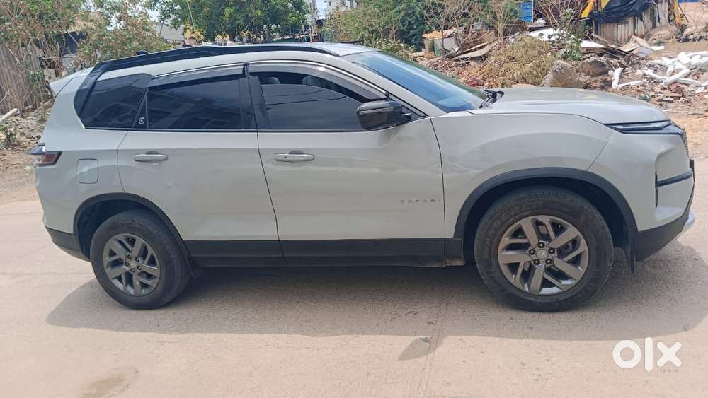 Tata Safari Pure Plus, 2024, Diesel