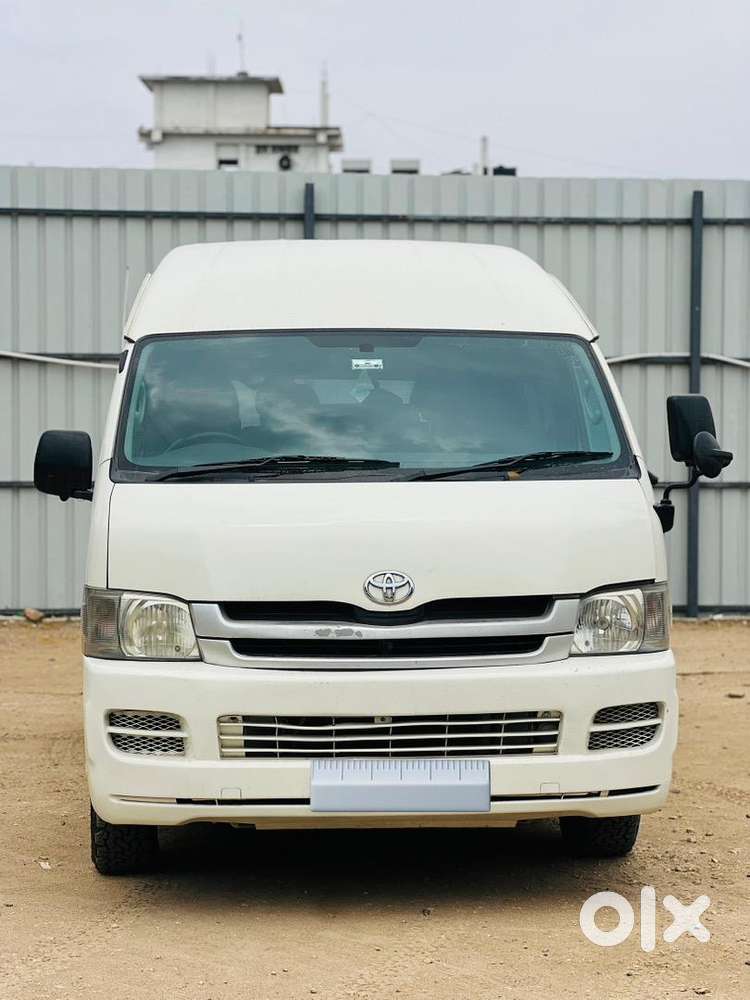 Toyota Hiace 2010 Diesel 77000 Km Driven