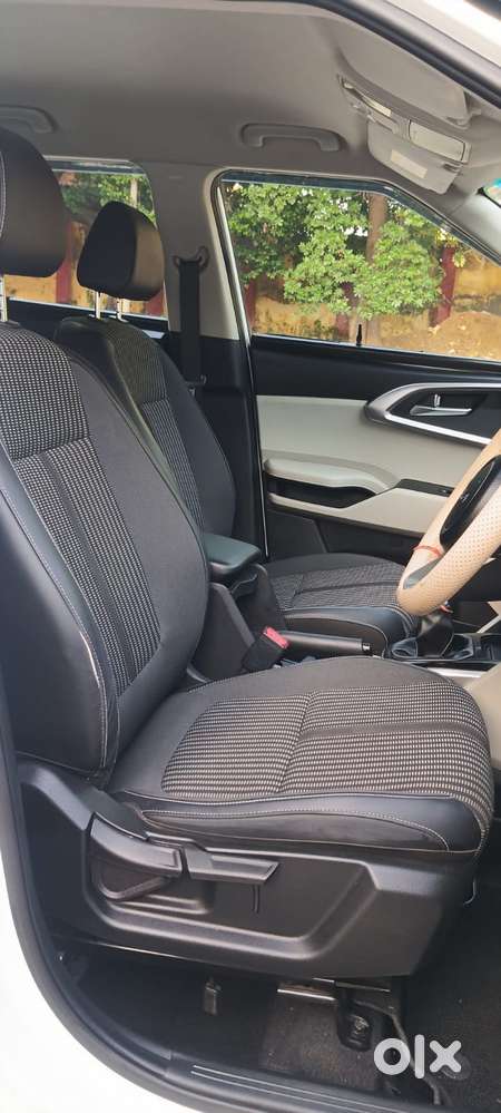 Kia Carens 1.5 Prestige 7 Str, 2023, Petrol