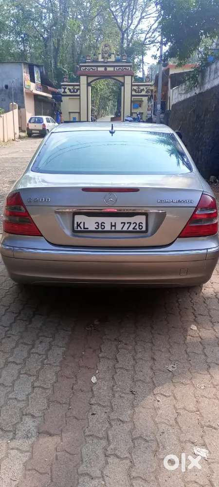 Mercedes Benz E200