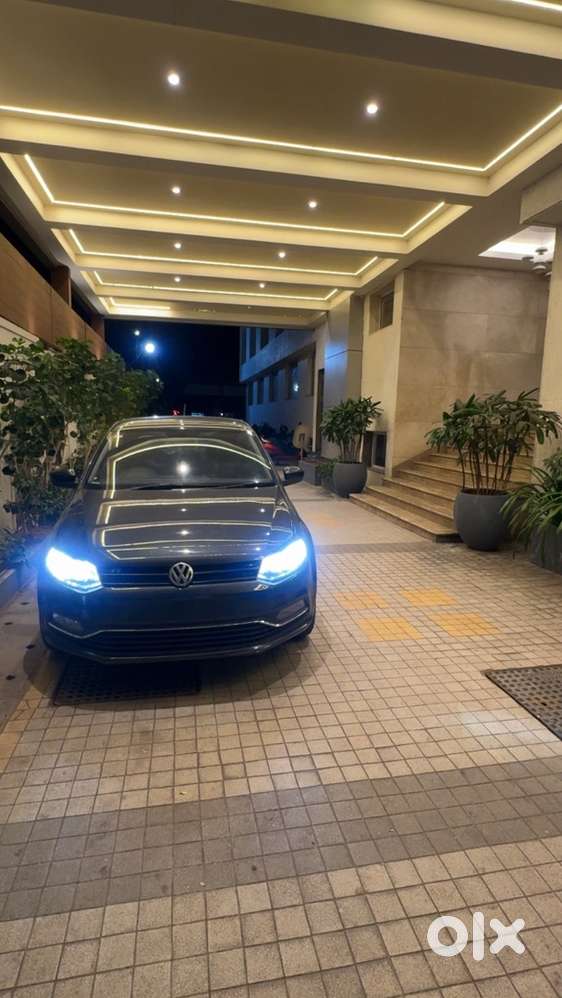 Volkswagen Polo Petrol Automatic 2015 Year