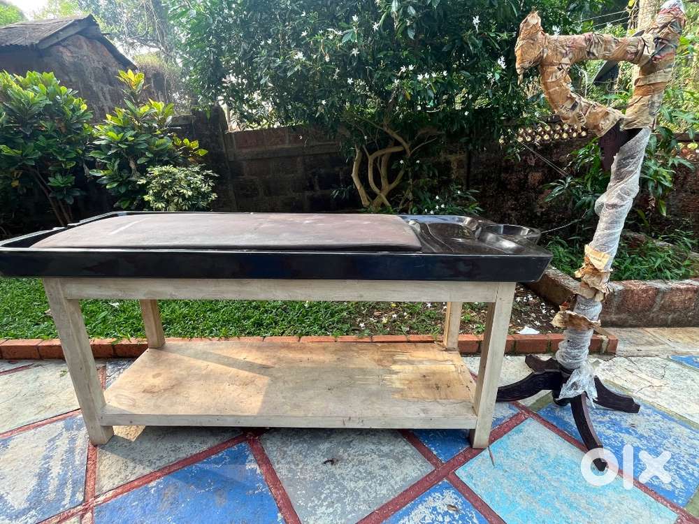 Dhara massage table (Fiber )