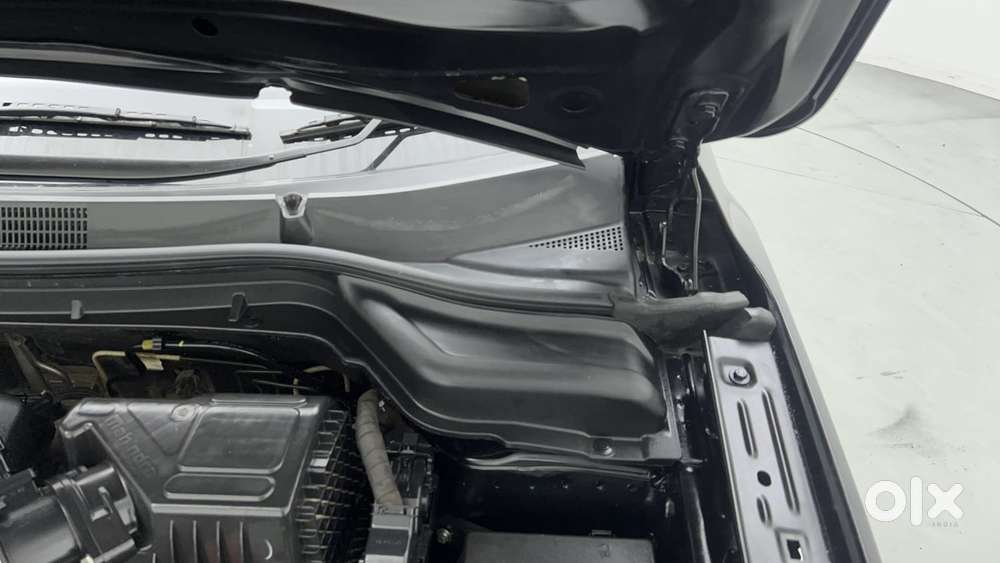 Mahindra Xuv300 W8 Option Diesel, 2023, Diesel