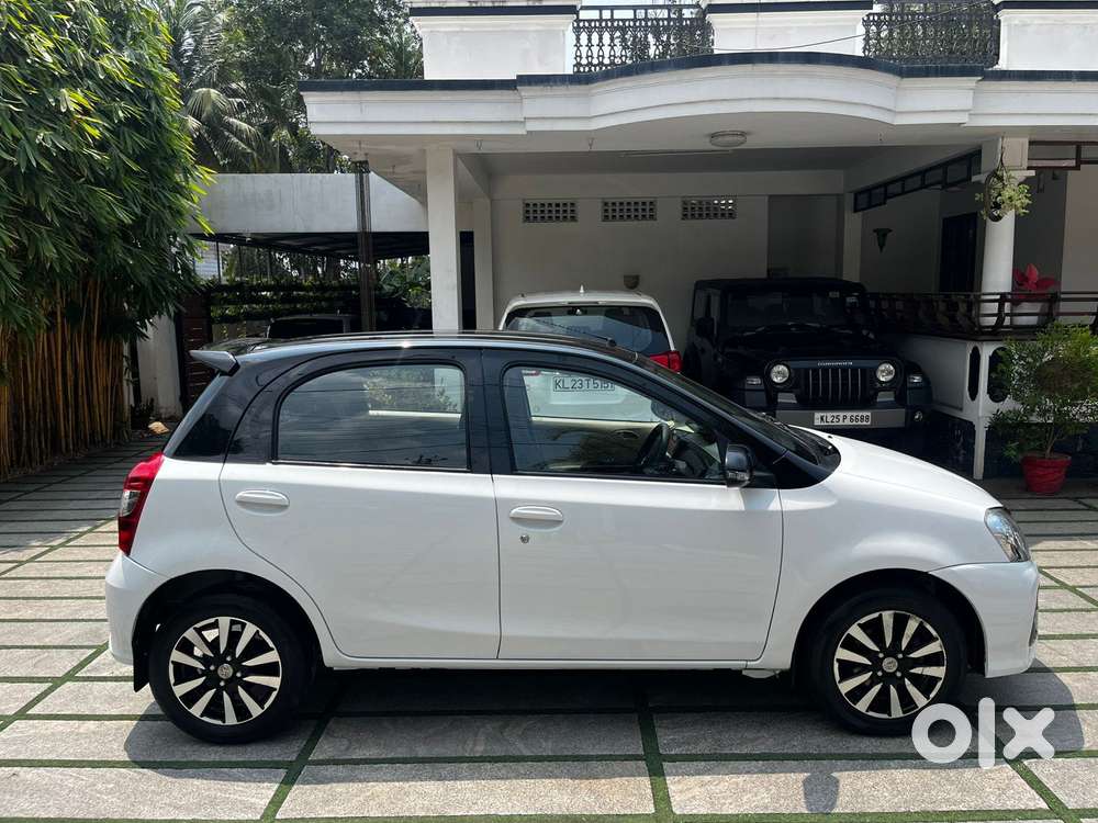 Toyota Etios Liva 1.2 Vx Dual Tone, 2018, Petrol