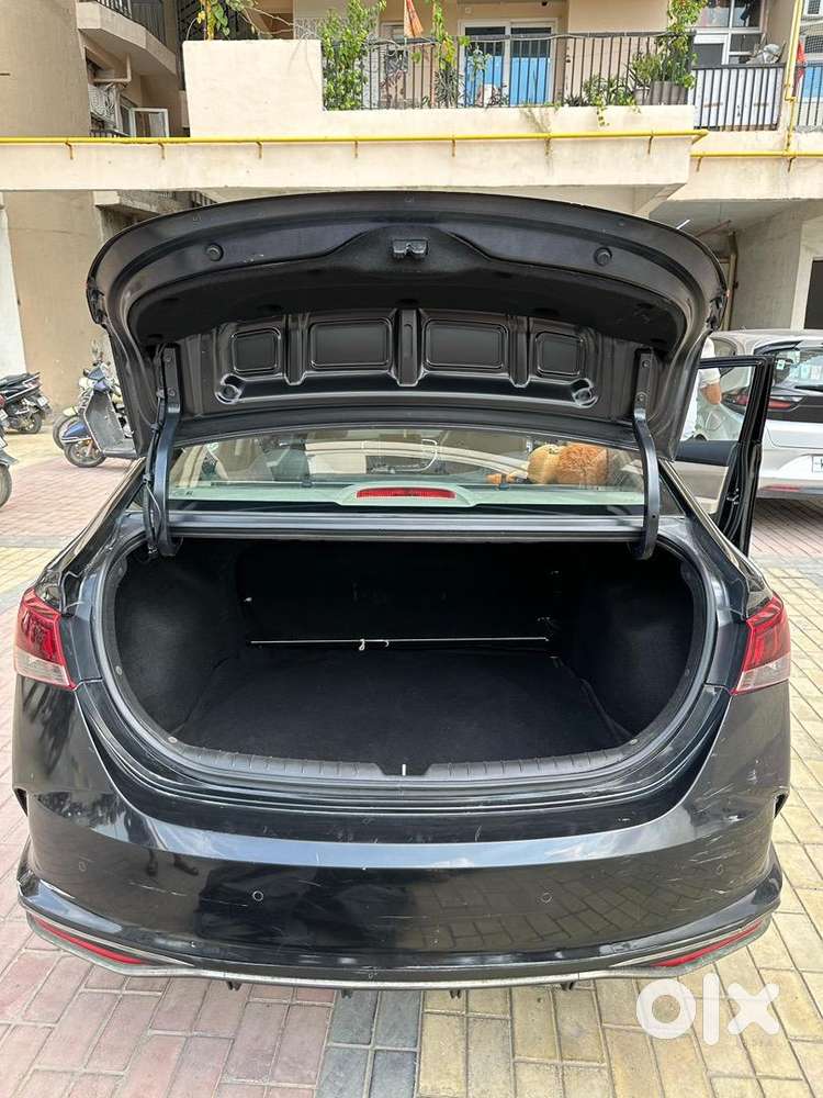 Hyundai Petrol Manual 2022