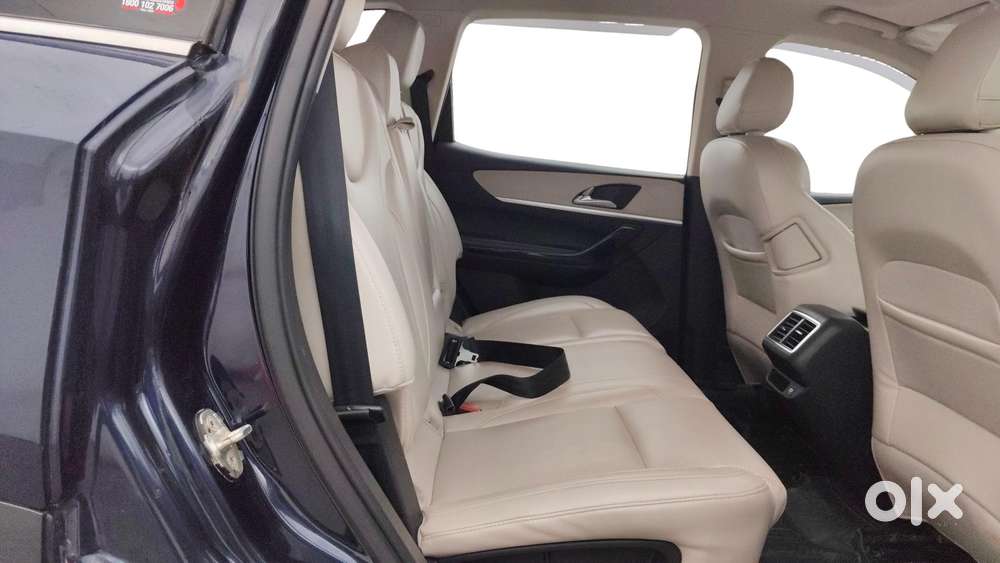 Mahindra Xuv700 2.0 Ax 7 Petrol At Str, 2022, Petrol
